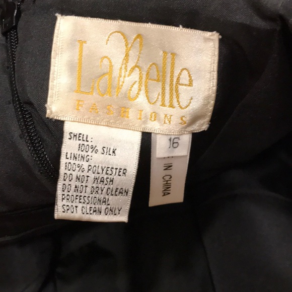 Evening dress. - Picture 4 of 8